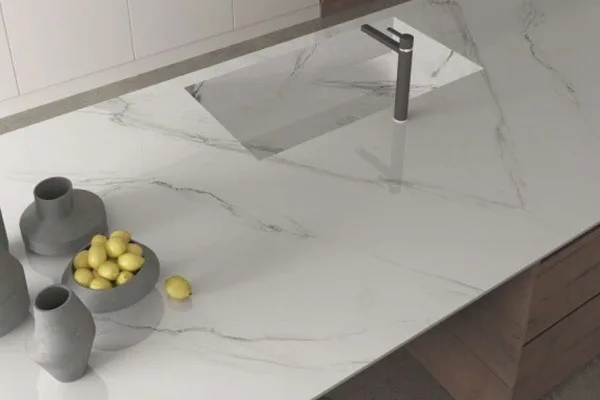 bancada porcelanato branco