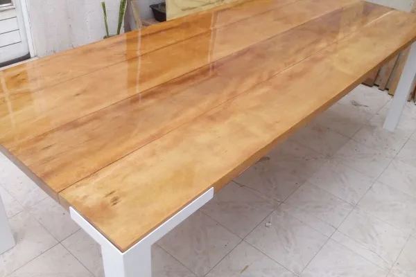 mesa resinada madeira